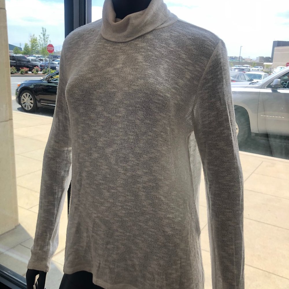 White House Black Market white sweater/Medium